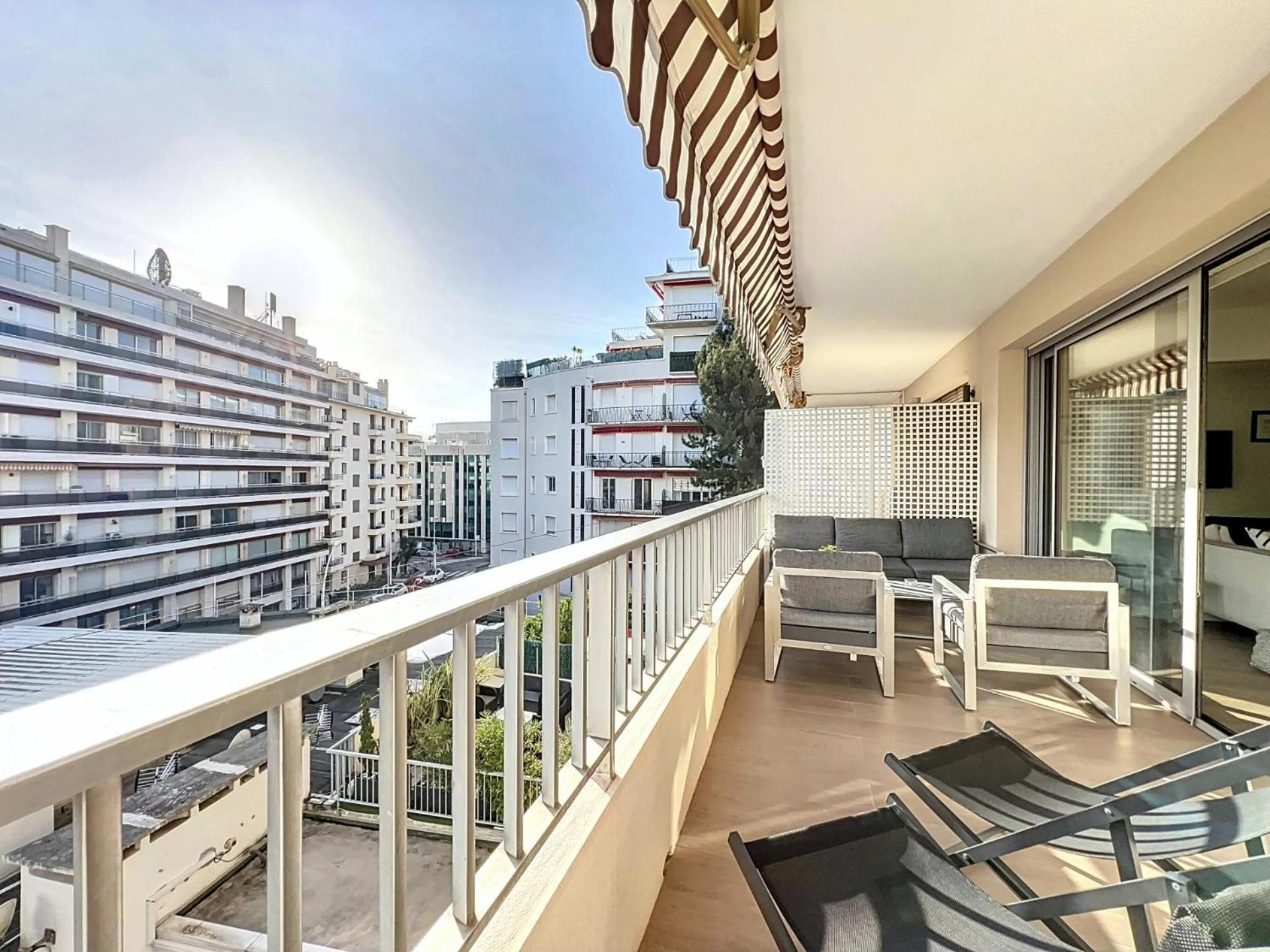 3P Between Croisette Beaches And Antibes Street 칸느 외부 사진